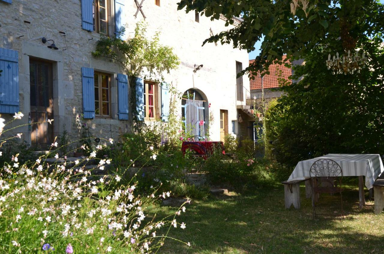 Le Vieux Velo Bed & Breakfast Chaptuzat Exterior photo